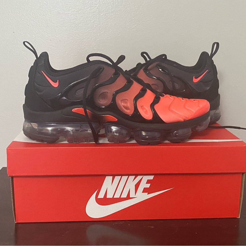 2022 Nike VaporMax Plus - Darth Maul